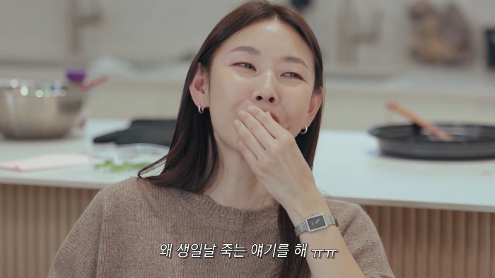 I want to give birth..Han Hyejin, what's inside confession?  Why do you keep scratching me? (Han Hye-jin)