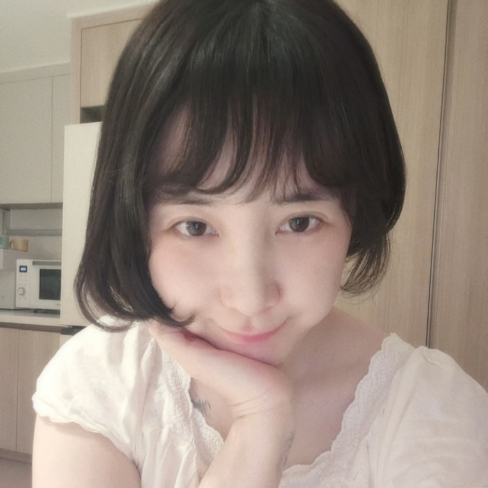 Seo In-young agreed to divorce after two scandals..What I've been doing without makeup. Spring has come