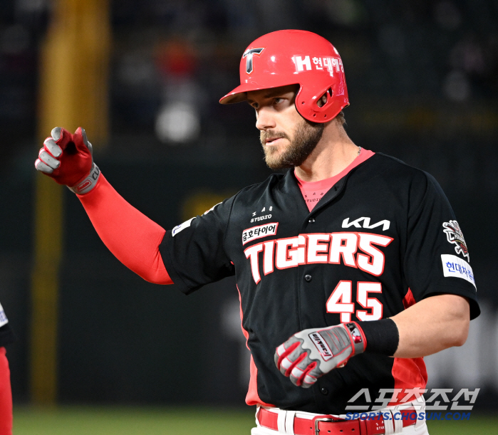 59-home run pace, the atmosphere of a collapse in the number one home run alone, and signs of a reversal in ML's 88-home run, but