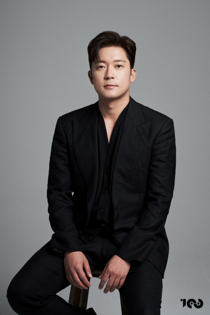 Kim Dae-ho, taking off the MBC frame...Resets as a real entertainer. Revealing your profile picture