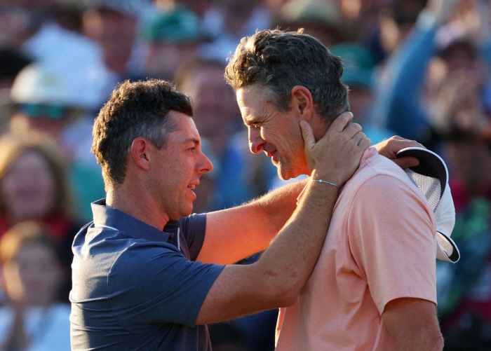 No matter how much he won, no matter how much money he made, McGillroy's hot tears, the weight of the Grand Slam that God only allowed for six people