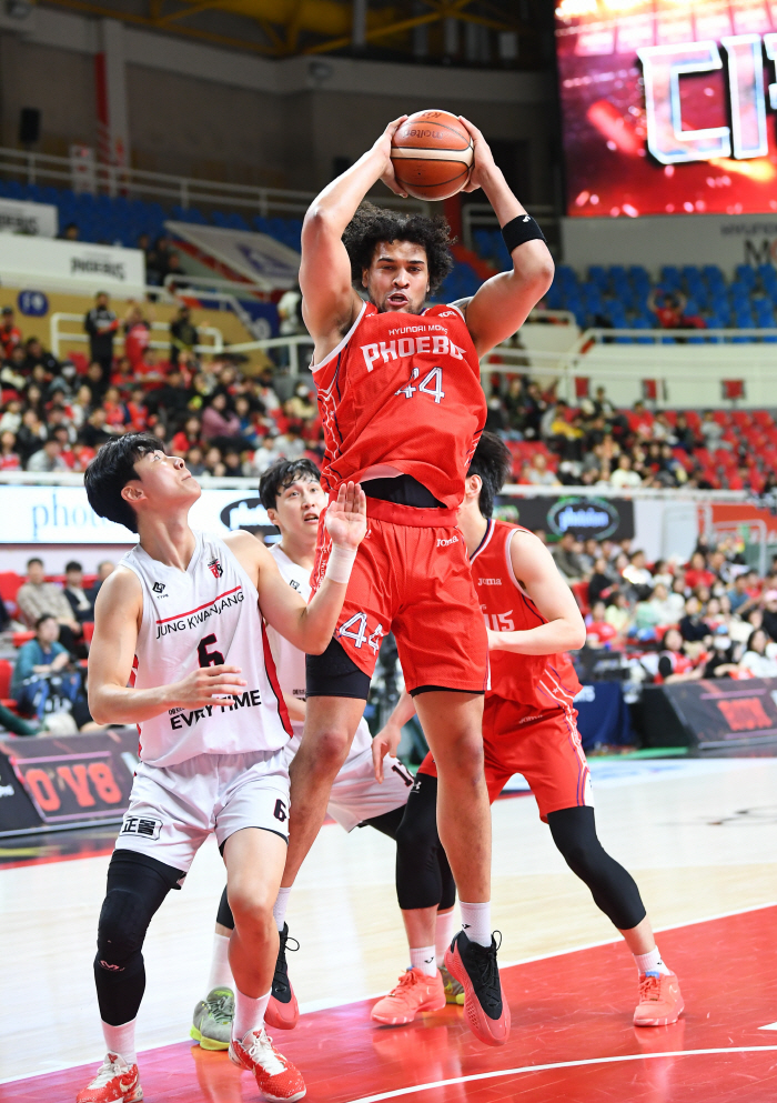  He headed to the double-edged sword of Hyundai Mobis, Jeong Kwan-jang's heart. Shaun Longfrim 40 points collaboration, under-the-goal devastation. It secured a 9072 chance of advancing to the semifinals of the PO.