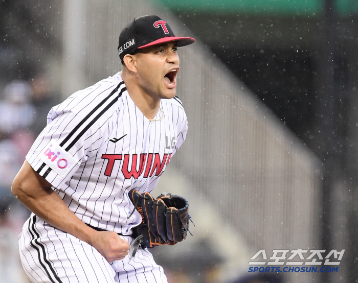 Wasn't it the strongest starting LG? KT is ranked No. 1 in ERA. LG has 11 wins. Is LGKT's starting rival? 