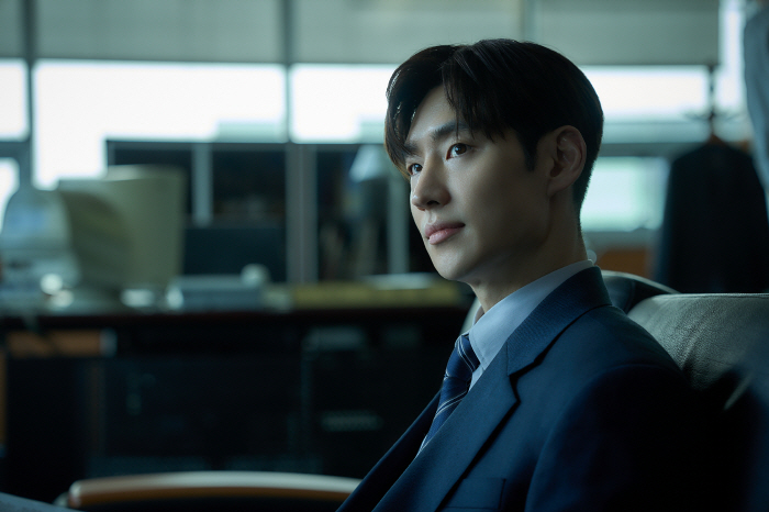 Lee Je-hoon, who showed off his negotiation skills, is now the Soju War