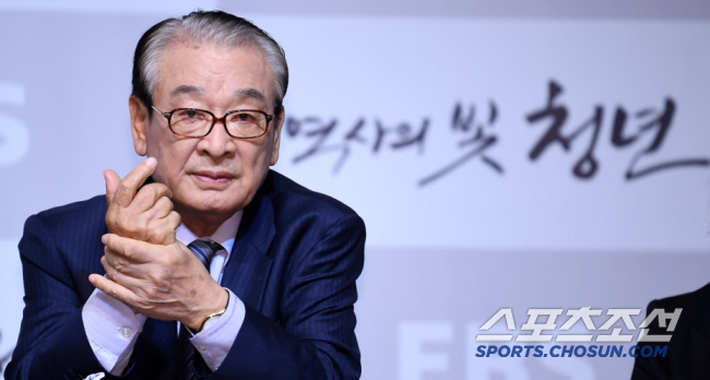 Lee Soon-jae, 90, missed the ceremony due to poor health...The CEO of the agency needs a lot of encouragement and support