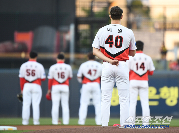 Sweeper, fighting spirit, ERA 0.29, who knows the level of fraud but can't do this. Why is there such a monster in KBO? 
