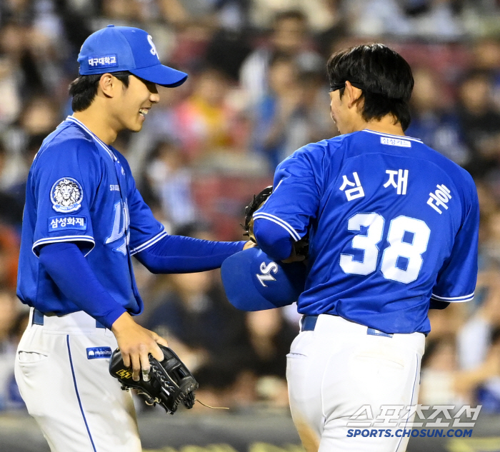I gave you 200% Thanks to Ji-chan, the super rookie turned upside down on the 4th base → 10,000 won Jamsil bee, is it his debut match?