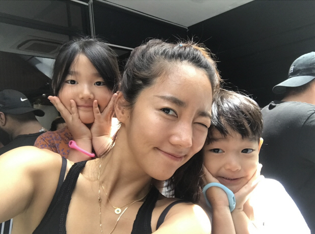 Lee Yoon-jin, after a year and a half of his divorce, reunited with his life separation, the whole pretty Soda siblings in Bali