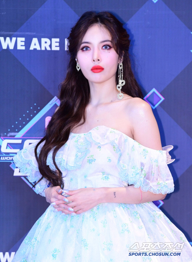  Hyun-ah, ♥ Yong Jun-hyung's first comeback since his marriage...I'm going to start with the single list, Mrs