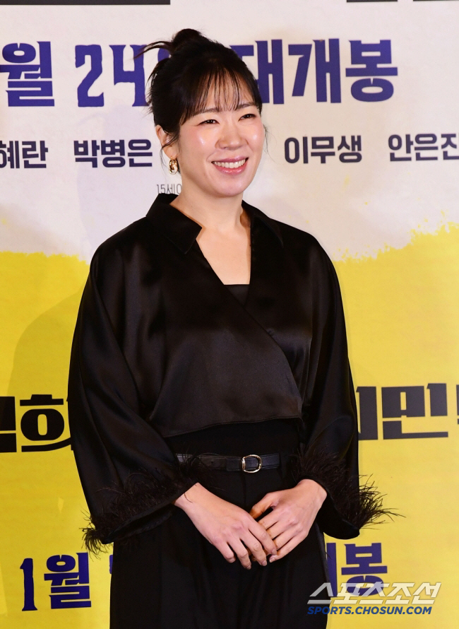 Yum Hye-ran, the audience is ringing again..The next movie is about the Jeju 4.3 incident. My name is confirmed