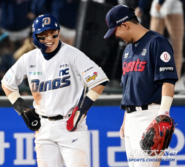 He took a four-day break and reached the state of God as he holds a new KBO record for four hits