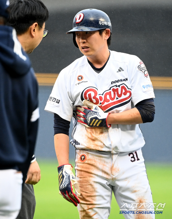 Don't you have a sore rib? Bears' center fielder who overcame the pain of the ball and showed his responsibility and fighting spirit to steal 1,500 hits in 1700 games