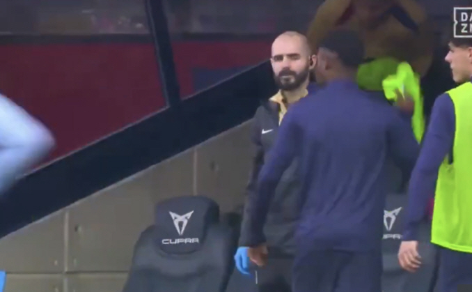 Why aren't you using me! Fury Bench Kick, 170 Million Euro Star Of FC Barcelona → Sub Fall Eventually Loses Coolness