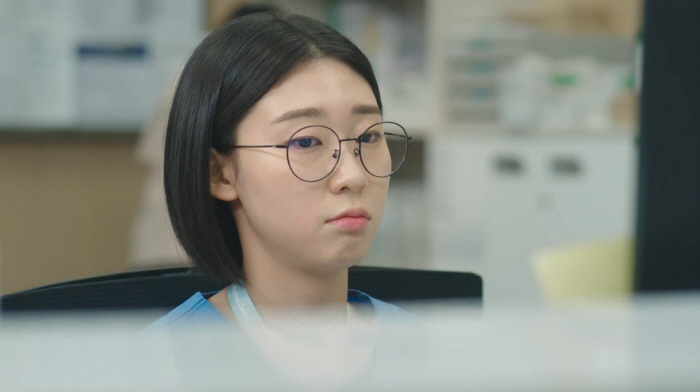 Aren't you really a medical specialist..First year Kim Sa-bi, interested in realistic acting, who is that actor?