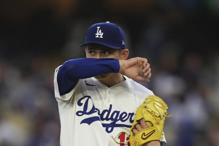 Don't be intimidated, MLB doesn't have much to do with Los Angeles coach Roberts' angry encouragement, will Sasaki, who is a crybaby timid man, be able to wake up