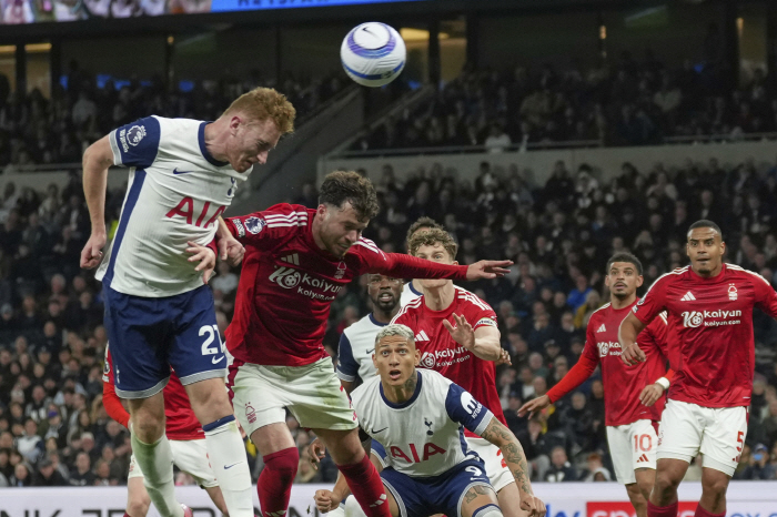  Son Heung-min is absent, Tottenham lost to Nottingham 1-2. Nottingham 3rd place jump