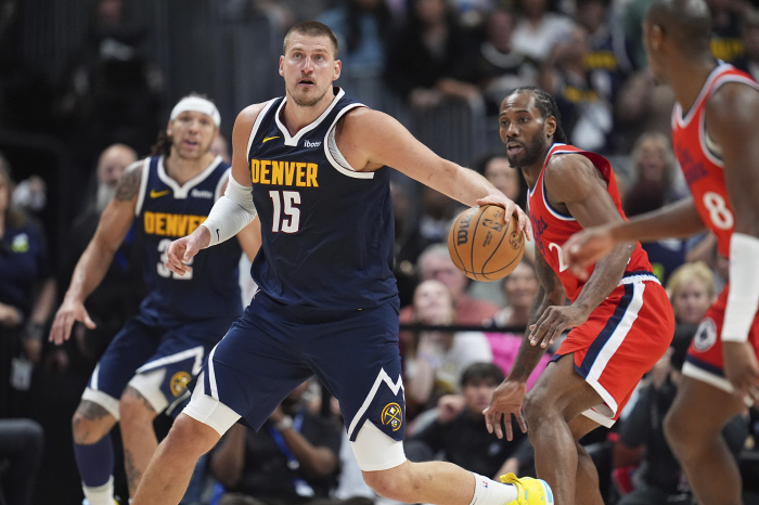 Game 1 7 turnovers → Game 2 39 points, field-fighting success rate of 78.9%. Perfect reversal  PO DNA Kawhi Leonard. Los Angeles Clippers' victory over Jokic and ace team wins by a landslide