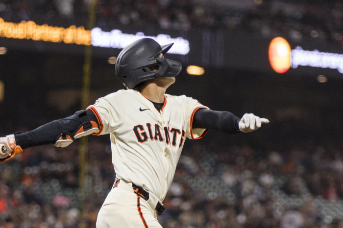 Ground ball → Ground ball → Ground ball, Lee Jung-hoo, the most hitless streak of eight consecutive at-bats this season, SF22 MIL (5th inning)
