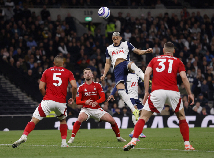 I miss Son Heungmin Boos outburst Tottenham's disgraced record in 28 years, closing behind Nottingham by 02 in the first half