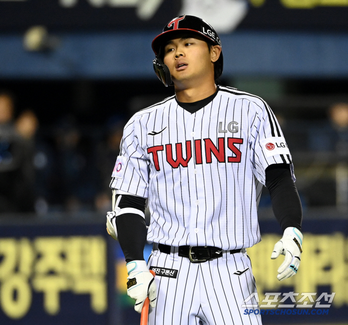 It's a chance to end the game with one out and third base in the 55th and 9th innings, but why can't you substitute KS MVP? 