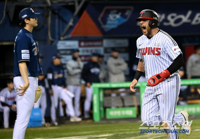 It's a chance to end the game with one out and third base in the 55th and 9th innings, but why can't you substitute KS MVP? 