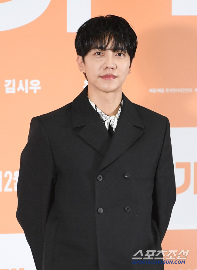 Lee Seung-gi to Drop First Original Song in 5 Years This May