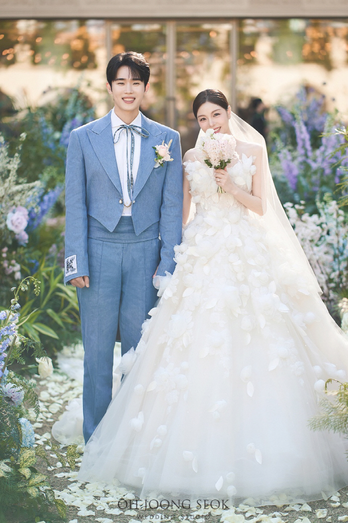 Ailee ♥ Choi Si-hoon, wedding photo like a fairy tale wedding...I'll live a happy life