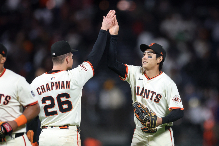 If you don't get a hit in five times at bat, you will collapse by 300 degrees, and the 2nd place in NL batting → 13th place in four days after Lee Jung-hoo will study LEE