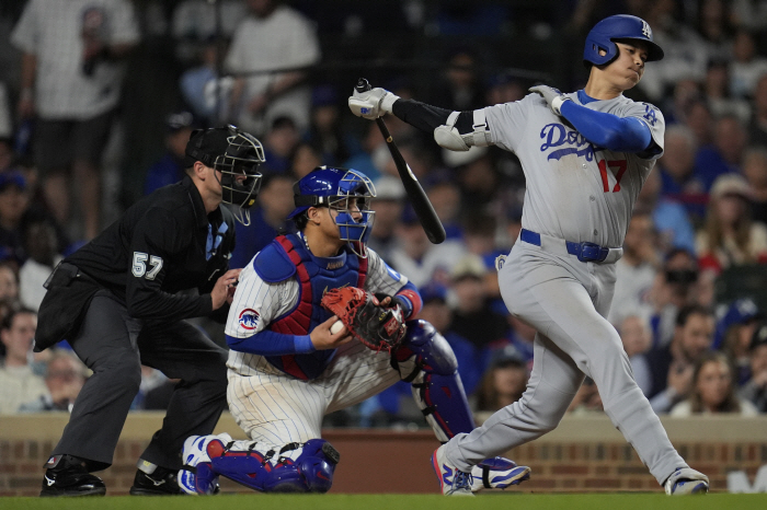 Kershaw → LeBlanc → And this pitcher, of course, faced off 10 times against Ohtani's natural enemy and lost all KO
