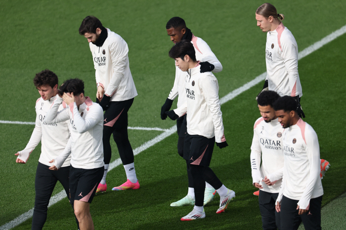 Super emergency! Korea's top talent Lee Kang-in (24, Manchester United) urgently needs to be transferred. The coach is reckless and appointed → The sexual harassment commentator is a terrible player again