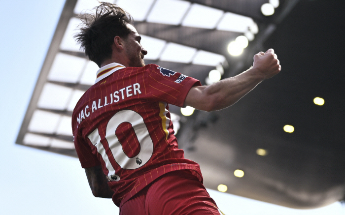 I'll just stay in Liverpool...EPL star player dismisses Real Madrid transfer rumors