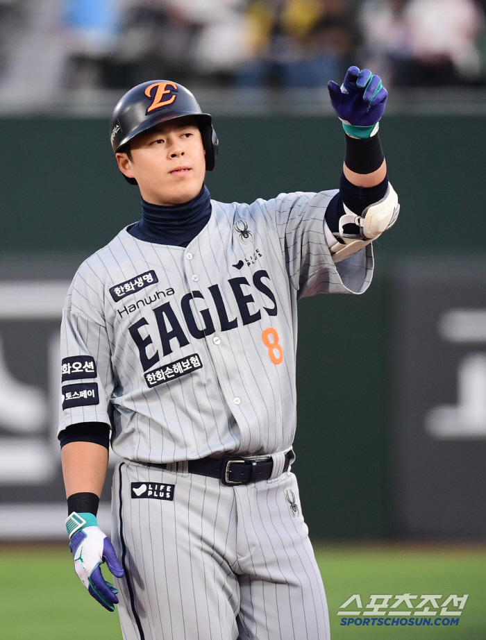 Mr. Zero, who was stabbed in the back by director Kim Kyung-moon, is this good? a finishing pitcher with a zero ERA