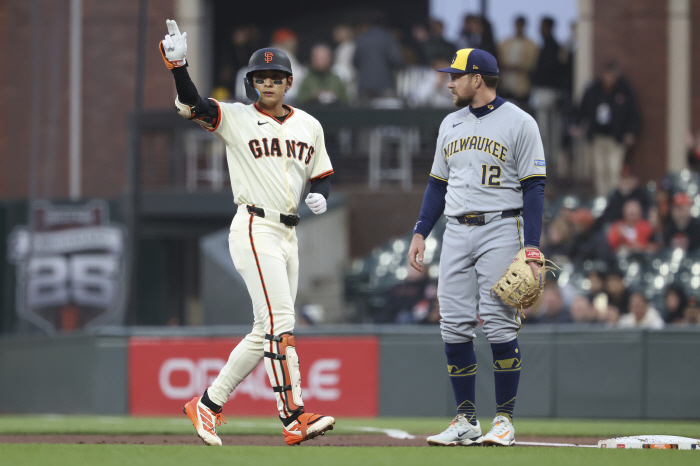 Why is Lee Jung-hoo's 3rd hit story of the season and infield hit in the 7th inning not an error? I can't hold it with my bare hands. A batting average of 0.333OPS of 0.969