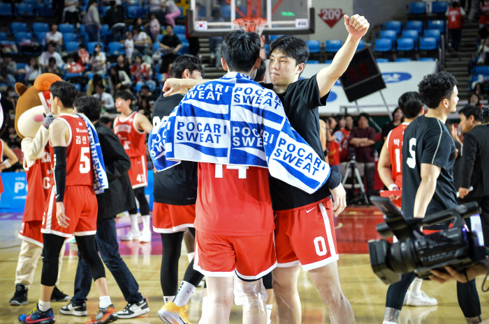 I got a 100% chance SK sees the championship of the semifinal PO for two consecutive wins...If you add one more win to KT, you will go to the championship with 8670 great victory