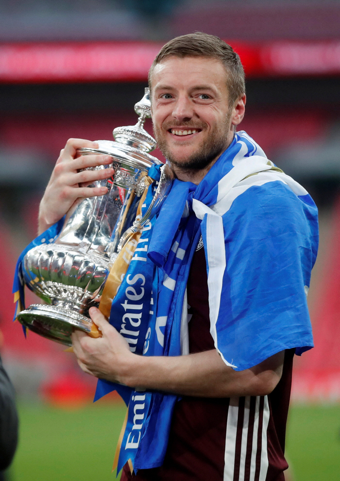 Kane → Madison → Maguire's humiliation Vardy, the protagonist of a life-changing fairy tale leaving Lester, his best 11...38-year-old retirement. It's always the best moment to say goodbye