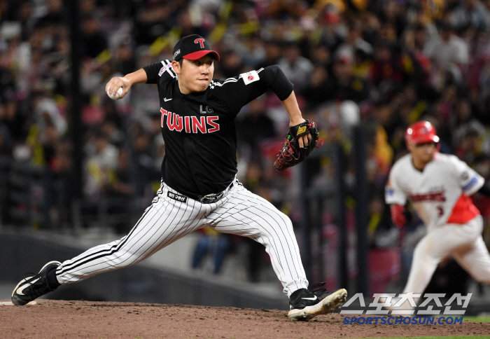 Wow, Park Myung-geun of LG survived Mr. Zero over there. → 1 point difference in the 8th inning, Wizdom Choi Hyung-woo and Sung-beom cut! The power of the 149km side.