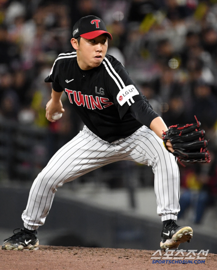 Wow, Park Myung-geun of LG survived Mr. Zero over there. → 1 point difference in the 8th inning, Wizdom Choi Hyung-woo and Sung-beom cut! The power of the 149km side.
