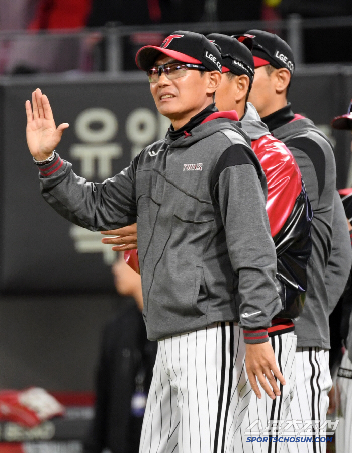Wow, Park Myung-geun of LG survived Mr. Zero over there. → 1 point difference in the 8th inning, Wizdom Choi Hyung-woo and Sung-beom cut! The power of the 149km side.