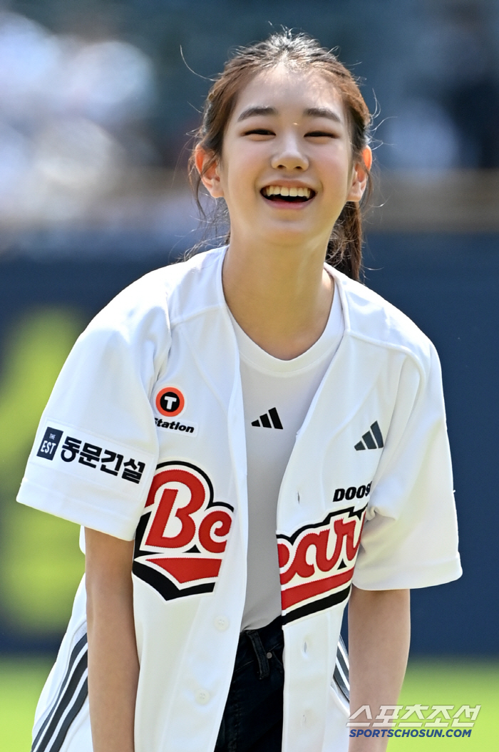  Park Soyee, cute smile
