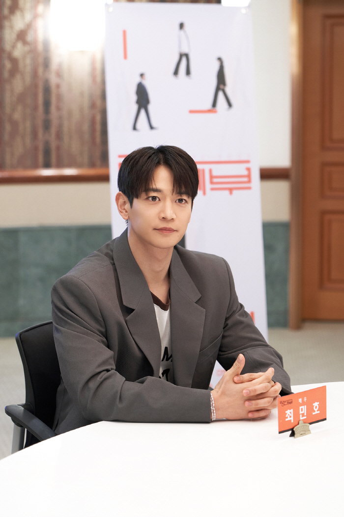 Choi Minho Opens Up About Overcoming Prejudice as an Idol-turned-Actor
