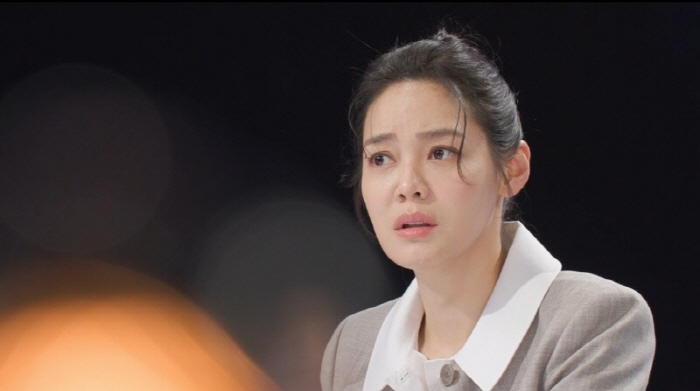 The dung snowman is suspicious..Ahn Hyun-mo was surprised by the appearance of feces at the scene after the brutal murder of his mother and daughter (Smoking Gun)