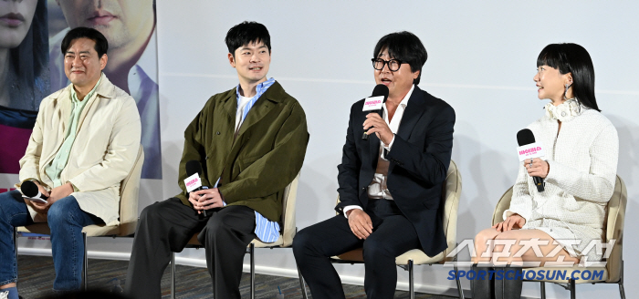Kiss scene action...Virus Bae Doona ♥ Kim Yoon-seok's 12th-generation romance (Roundup)