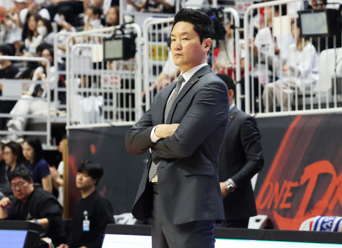 Warnie was also annoyed and overall not good SK manager Jeon Hee-chul's concerns became a reality after the shock defeat
