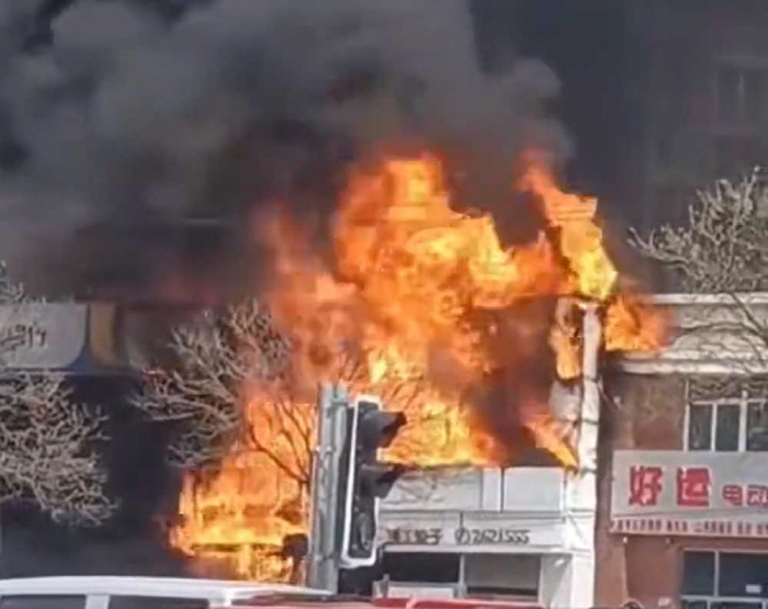 22 killed and 3 injured in hotel fire in Liaoning province