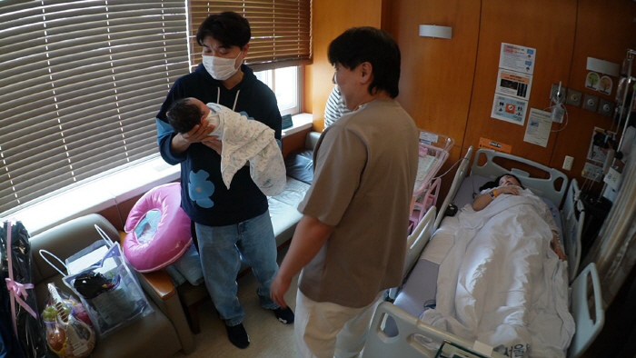 'Clap Hong and Yang Se-hyung, hug each other and cry.'The scene of the tearful birth ('My baby was born')