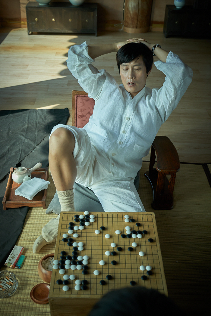 In other words, Lee Byung-hun and the box office cheat key that attracted 2.1 million viewers