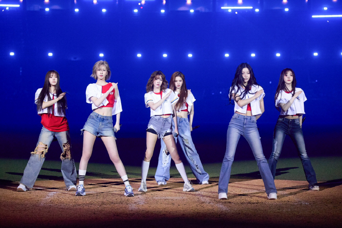 NMIXX Shines with Sold-Out Hong Kong Concert and Taipei Dome Debut