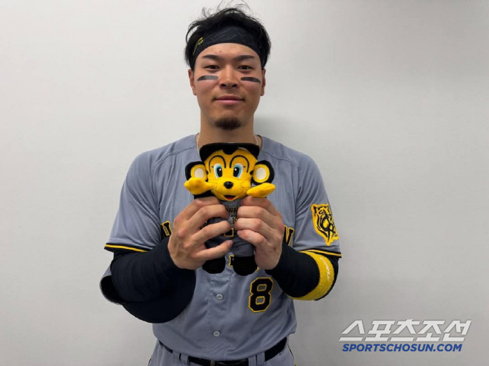 The home run king, who had been divided by two monster hitters for five years, and the third powerhouse to break the two-top composition appeared
