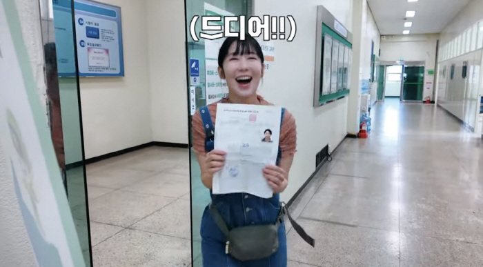 I wrote down my driver's license 30 times away from Sayuri, and I finally passed..I'm happy to think about driving with Jen