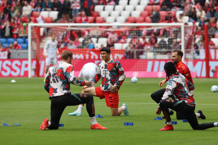 It's not Kim Min-jae. Newcastle leads the competition to recruit centerback Mirae Gehi...The truth is, there's no movement